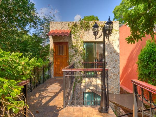 Casa Del Maya Bed & Breakfast : photo 6 de la chambre chambre avec 2 grands lits queen-size 