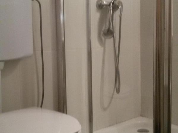 Lira Guest House B&B : photo 7 de la chambre chambre double Économique