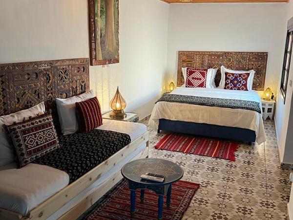 Dar Mounia : photo 2 de la chambre chambre deluxe (2 adultes + 1 enfant)
