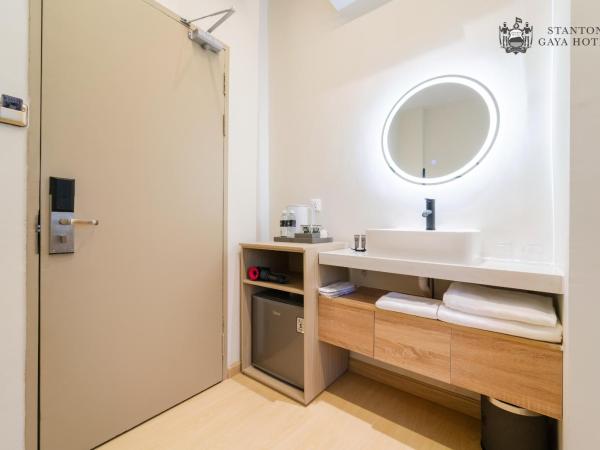 Stanton Gaya Hotel : photo 3 de la chambre chambre standard lit queen-size