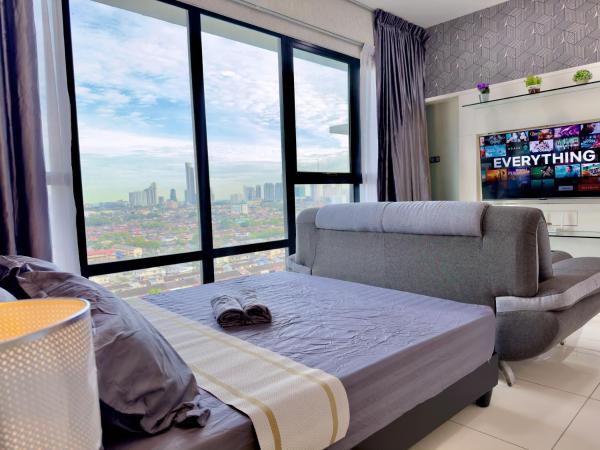 MidValley Southkey Mosaic 6-9pax Netflix-SmartTV70inch : photo 1 de la chambre appartement 1 chambre supérieur