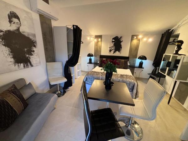 Villa Belle Epoque Saint-Raphaël : photo 2 de la chambre studio avec vue sur jardin