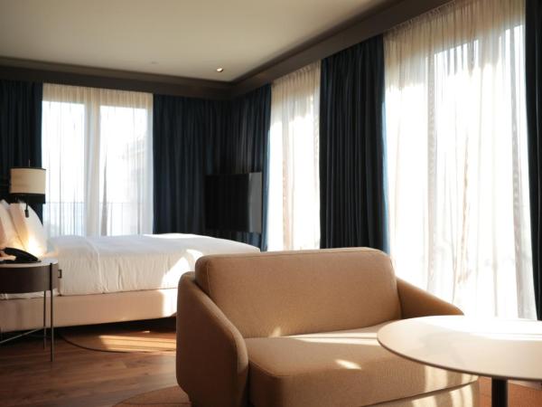 Keight Hotel Opatija, Curio Collection By Hilton : photo 2 de la chambre chambre d'angle lit king-size