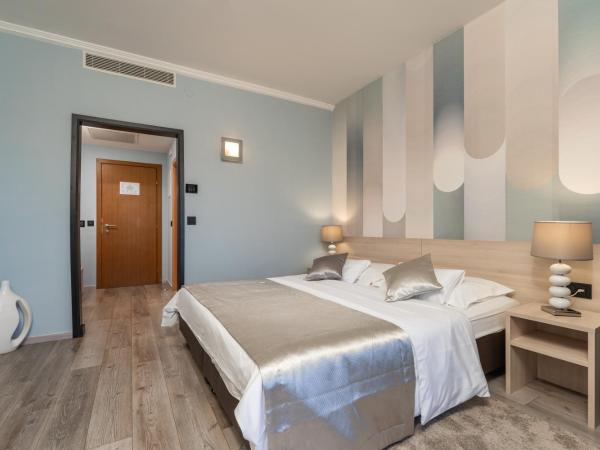 Berkeley Hotel : photo 6 de la chambre chambre double avec balcon - vue sur mer