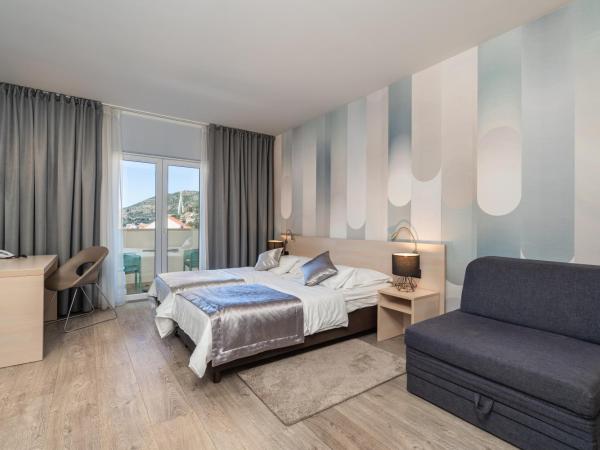 Berkeley Hotel : photo 8 de la chambre chambre double supérieure avec balcon - vue sur mer