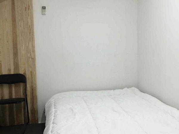 NOW TRAVEL ShinOsaka : photo 1 de la chambre chambre simple avec toilettes et douche communes