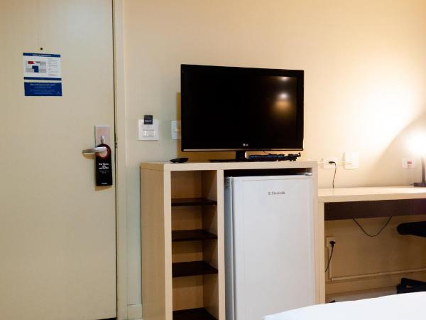 Master Curitiba Hotel - 1,6 km do Estádio Couto Pereira - Show : photo 3 de la chambre chambre familiale classique