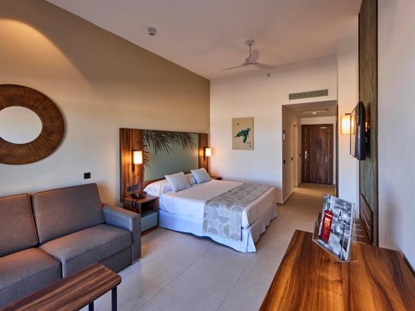 Riu Turquoise - All Inclusive : photo 2 de la chambre chambre double - vue latérale sur mer