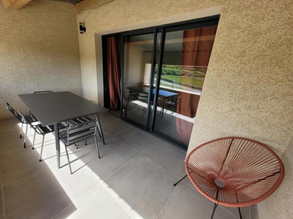 la bastide de l'adrech : photo 3 de la chambre appartement 2 chambres avec terrasse