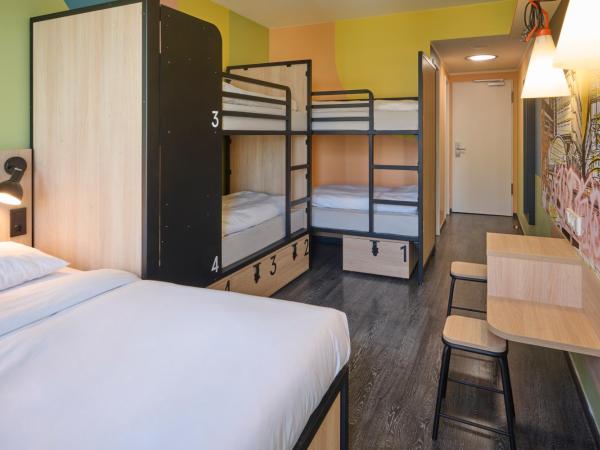 Generator Berlin Alexanderplatz : photo 2 de la chambre chambre familiale