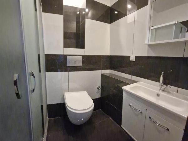 Hotel Delisa : photo 4 de la chambre chambre double avec salle de bains privative