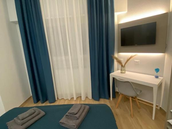 Fla Rooms : photo 3 de la chambre chambre double avec salle de bains privative