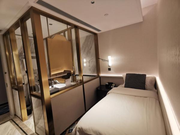 East Pacific Passenger Lounge - Departure area, 3rd floor : photo 5 de la chambre chambre simple supérieure