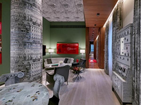 Mandarin Oriental, Milan : photo 4 de la chambre suite fornasetti