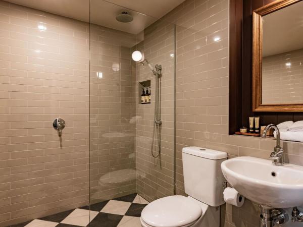 Hadley's Orient Hotel : photo 3 de la chambre superior room + book parking for only $5