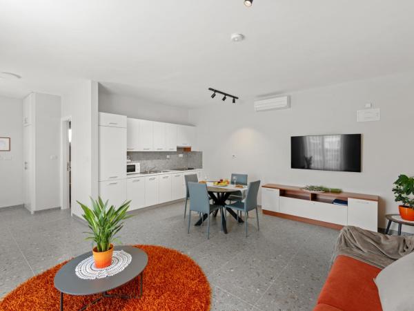 Apartment Complex Irena with Pool : photo 7 de la chambre appartement - vue sur piscine