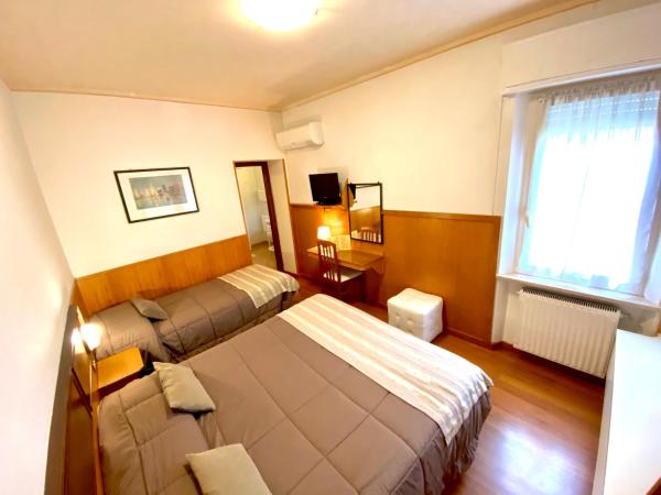 Hotel Signa : photo 2 de la chambre chambre triple standard