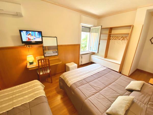 Hotel Signa : photo 3 de la chambre chambre triple standard