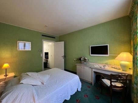 Hotel Million : photo 4 de la chambre grande chambre double