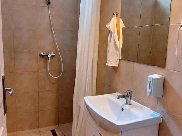 GoodMo Budapest Smart Rooms : photo 7 de la chambre lit dans dortoir mixte de 8 lits