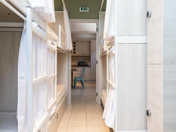 Walk in Hostel Faro Airport : photo 5 de la chambre chambre familiale standard