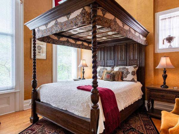 DuPont Mansion Bed & Breakfast : photo 1 de la chambre suite lit queen-size deluxe