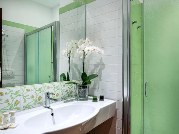 Hotel Sirius : photo 8 de la chambre chambre double ou lits jumeaux supérieure - vue sur mer