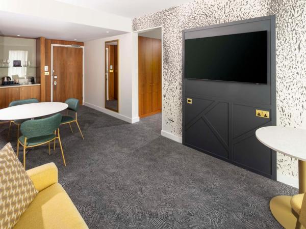 DoubleTree by Hilton Leeds : photo 2 de la chambre suite city avec lit king-size
