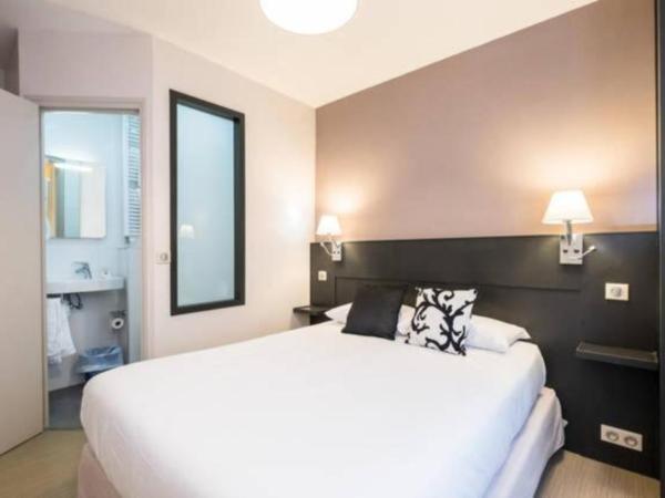 Bonséjour Montmartre : photo 2 de la chambre chambre double avec salle de bains privative