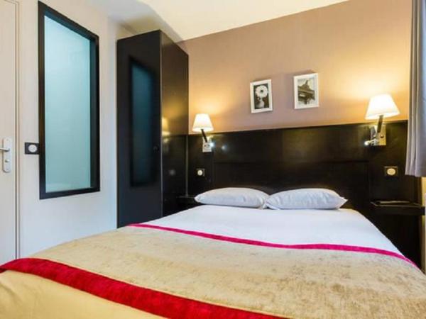 Bonséjour Montmartre : photo 5 de la chambre deux chambres doubles adjacentes (non communicantes)