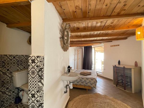 Surf HouseMaroc : photo 3 de la chambre chambre double avec salle de bains privative