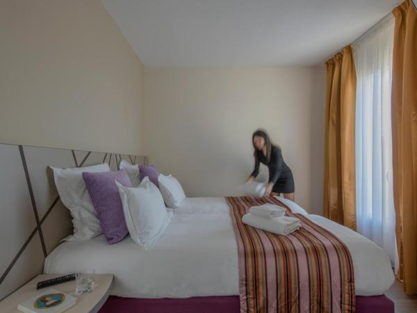 Hôtel Arles Plaza : photo 5 de la chambre appartement avec terrasse