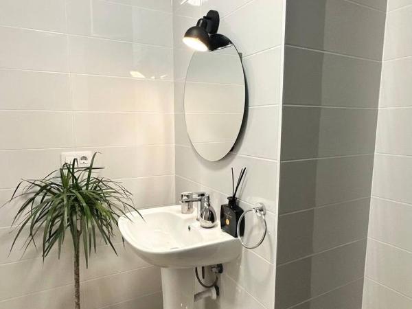 Pensión Alicante Bergez : photo 7 de la chambre chambre double - accessible aux personnes à mobilité réduite