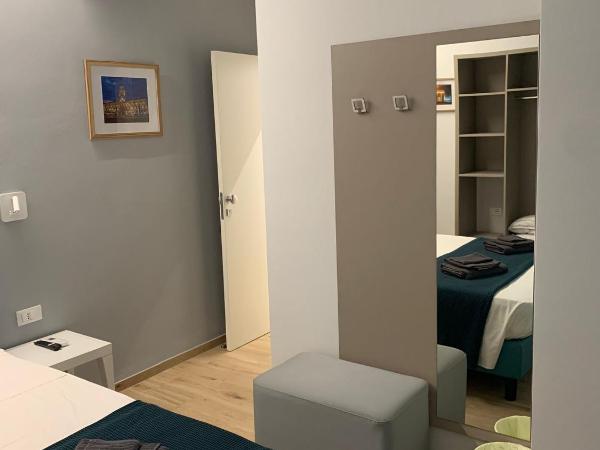Fla Rooms : photo 4 de la chambre chambre double avec salle de bains privative