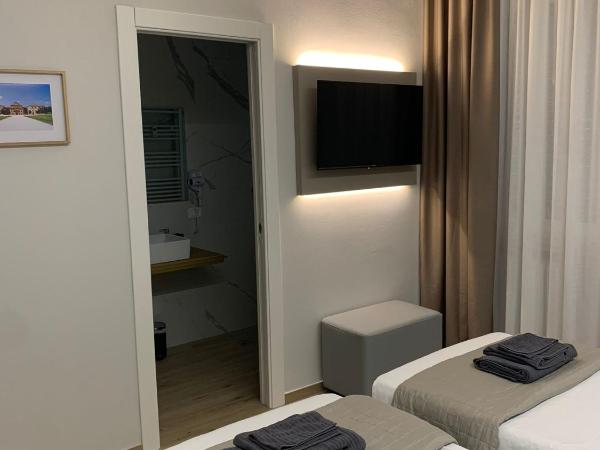 Fla Rooms : photo 7 de la chambre chambre double ou lits jumeaux avec salle de bains privative