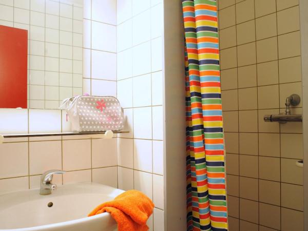 Hostel Europa : photo 4 de la chambre lit dans dortoir pour femmes de 4 lits