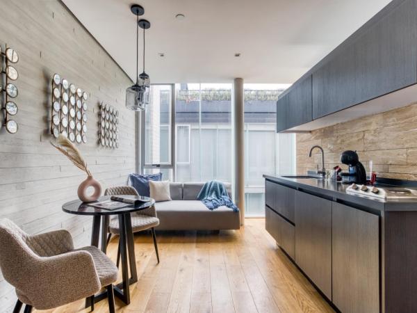 AR 218 Hotel by ULIV : photo 2 de la chambre suite familiale