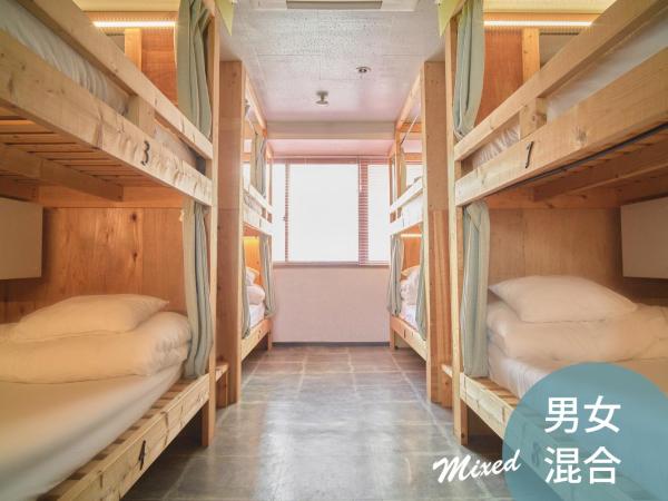 Hostel Casa Noda : photo 1 de la chambre dortoir mixte de 10 lits avec salle de bains commune