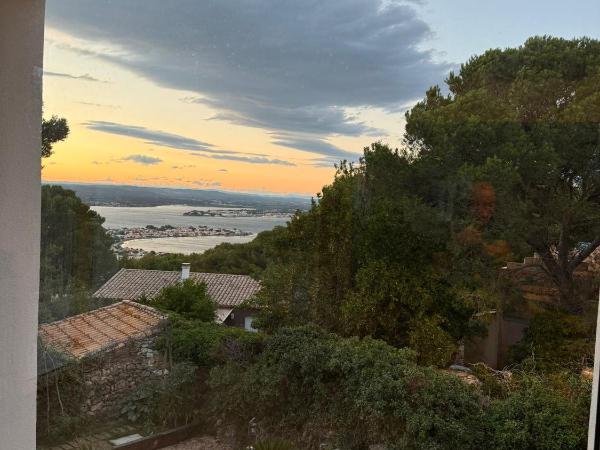 Dbarka7 : photo 7 de la chambre chambre lit queen-size - vue sur mer