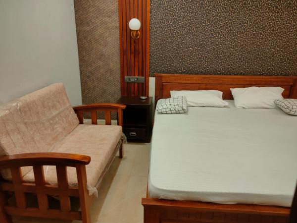 ROYES PARK ROOMs & MINI PARTY HALL : photo 4 de la chambre suite