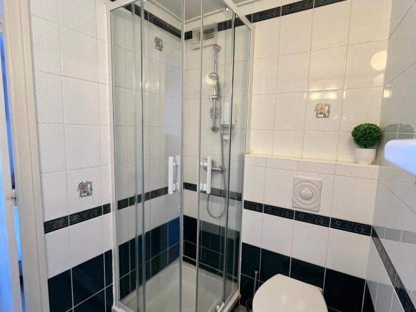 Hotel du Nord - Ville-Haute : photo 2 de la chambre chambre lit king-size supérieure