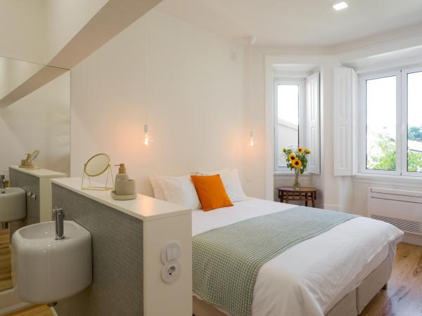 Vila Julieta Guesthouse : photo 4 de la chambre chambre lit queen-size - vue sur jardin
