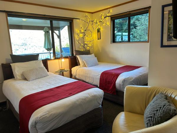 The Embassy B&B : photo 3 de la chambre chambre lits jumeaux standard avec salle de bains commune