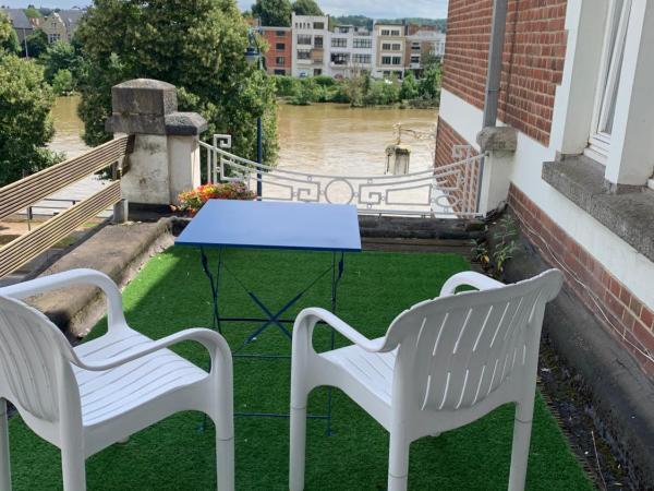 Studio vue sur Meuse : photo 4 de la chambre studio avec terrasse