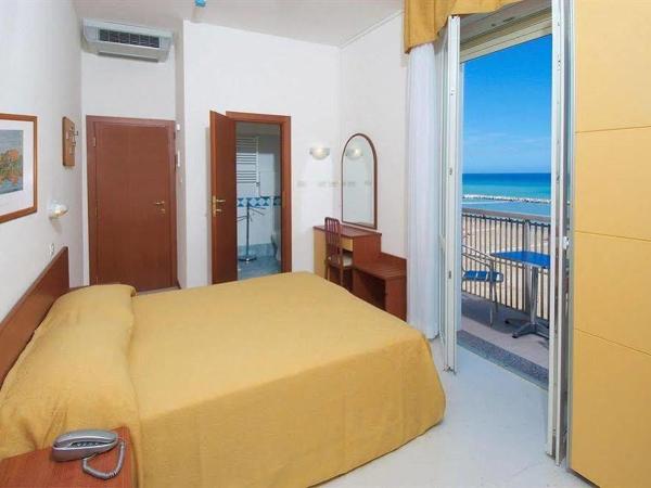 CARNABY hotel, 5 min dalla