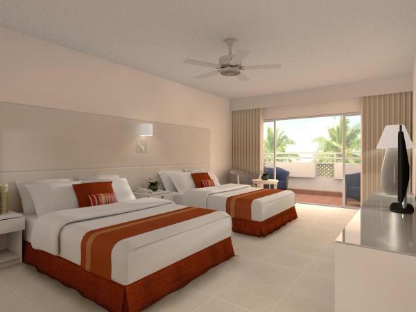 Riviera del Mar : photo 2 de la chambre chambre double - vue sur piscine