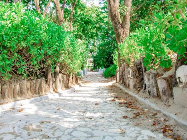 Riviera del Mar : photo 4 de la chambre chambre double - vue sur piscine