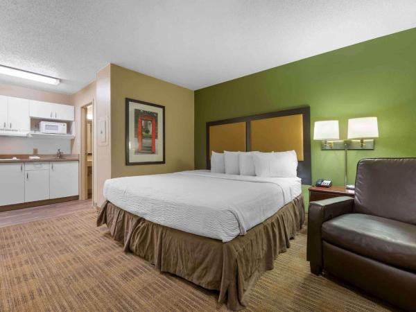 Extended Stay America Suites - Sacramento - Northgate : photo 2 de la chambre studio lit king-size - non-fumeurs
