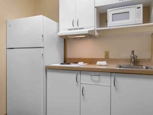 Extended Stay America Suites - Sacramento - Northgate : photo 4 de la chambre studio lit king-size - non-fumeurs