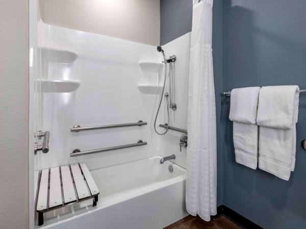 Extended Stay America Premier Suites - Fort Lauderdale - Convention Center - Cruise Port : photo 5 de la chambre studio lit queen-size - accessible aux personnes à mobilité réduite/non-fumeurs